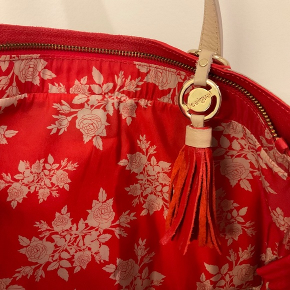 A large red leather beautifully embroidered bag - Picture 9 of 16